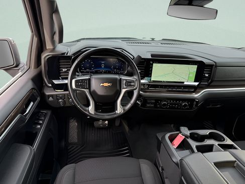 Used 2025 Chevrolet Silverado 1500 LT AWD/4WD image 6