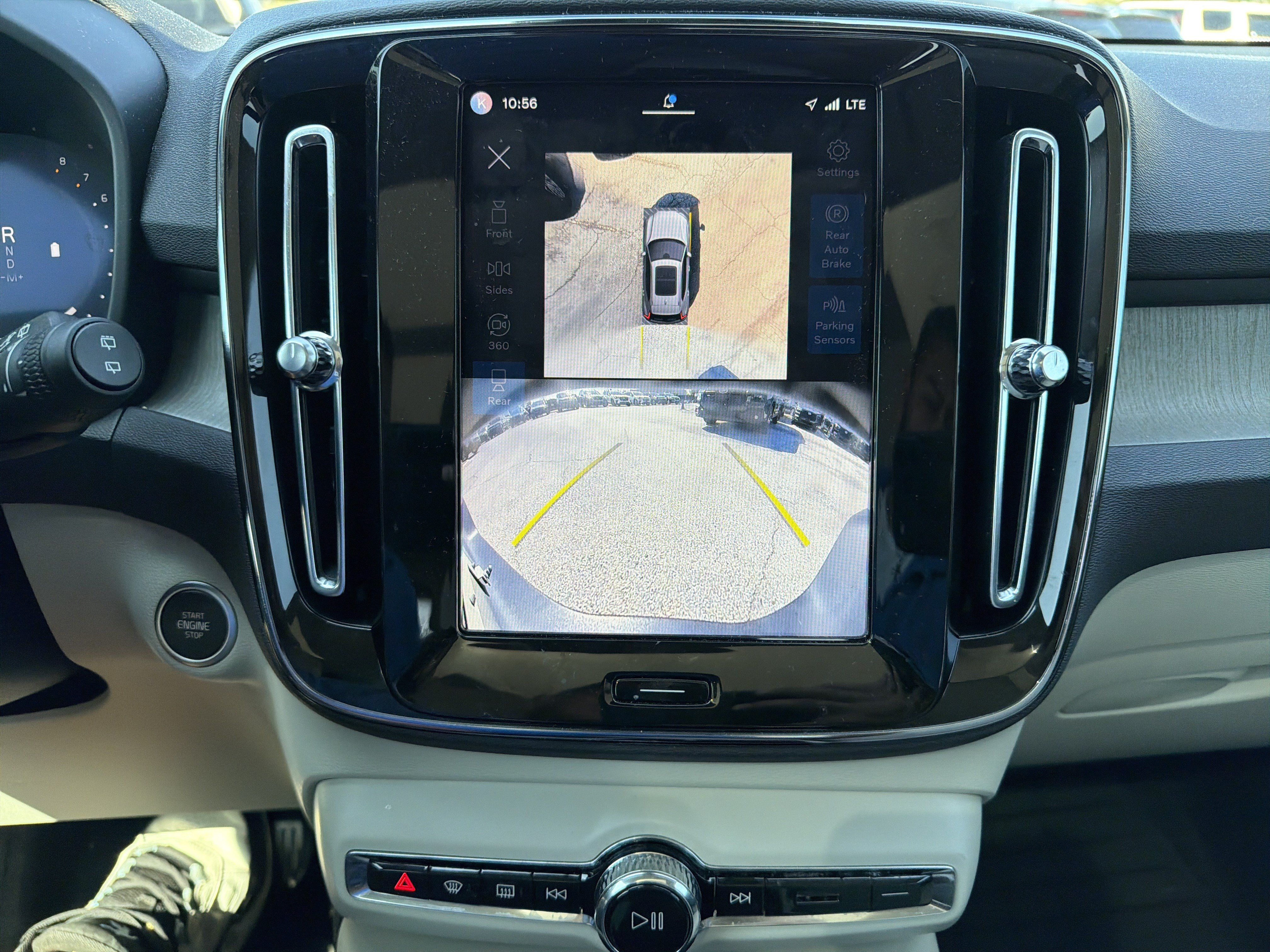 Used 2025 Volvo XC40 B5 Plus AWD/4WD image 19