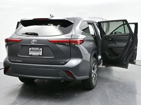 Used 2023 Toyota Highlander XLE image 40