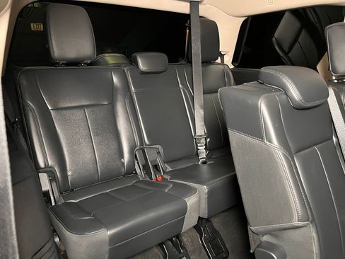 Used 2024 Ford Expedition XLT image 31