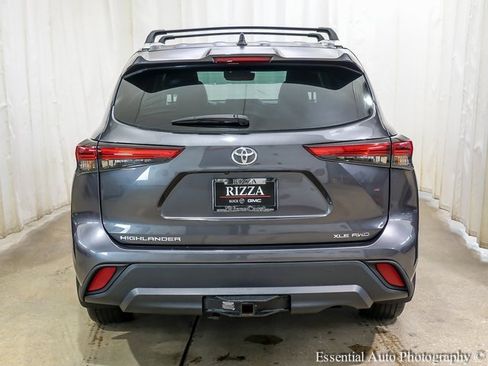 Used 2022 Toyota Highlander XLE image 7