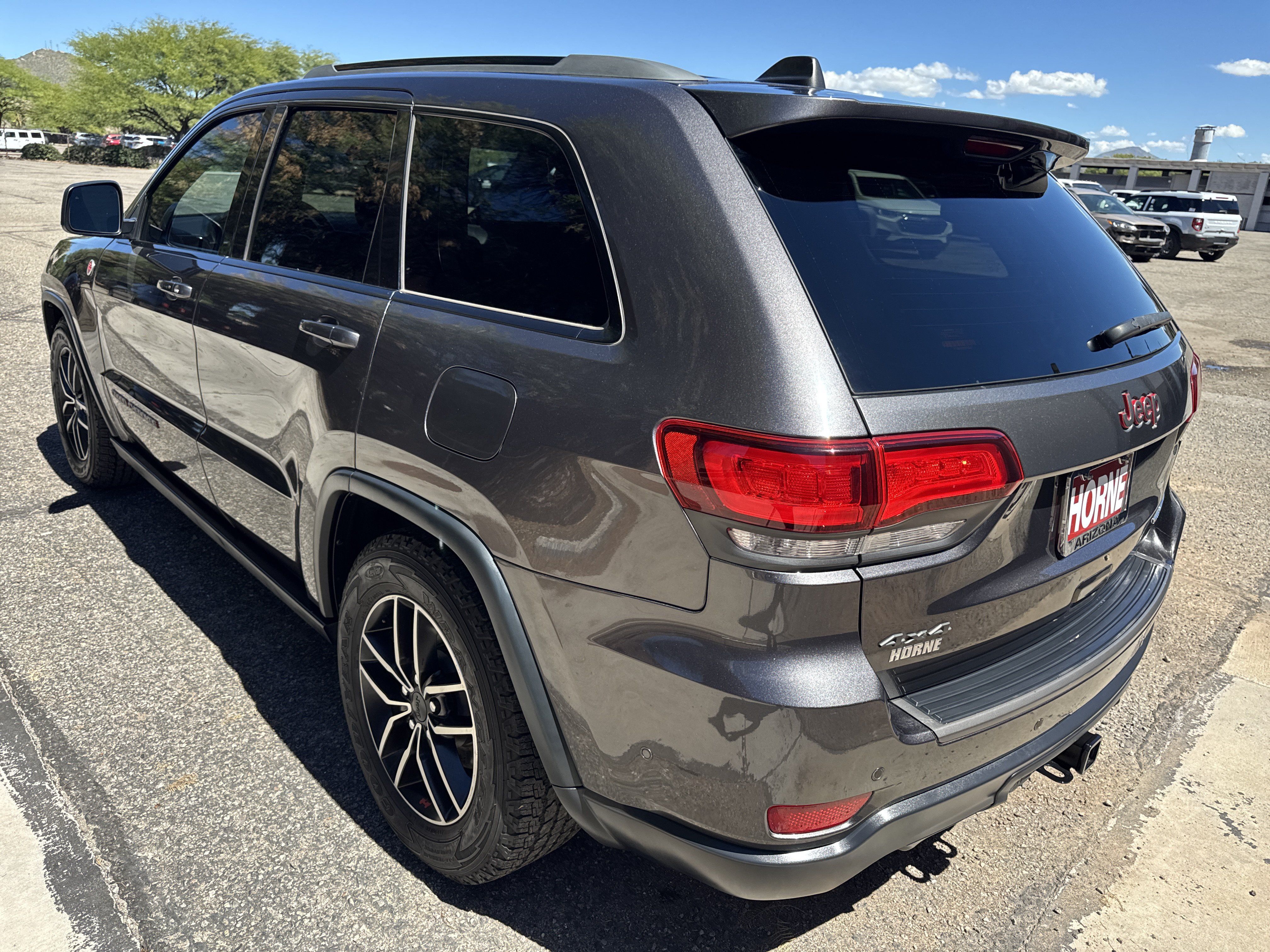 Used 2020 Jeep Grand Cherokee Trailhawk w/ Premium Lighting Group AWD/4WD image 5