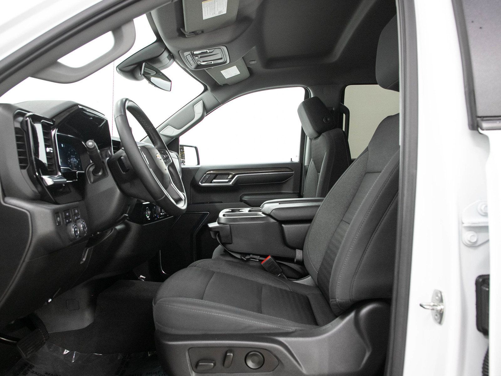 Used 2023 Chevrolet Silverado 1500 LT AWD/4WD image 23