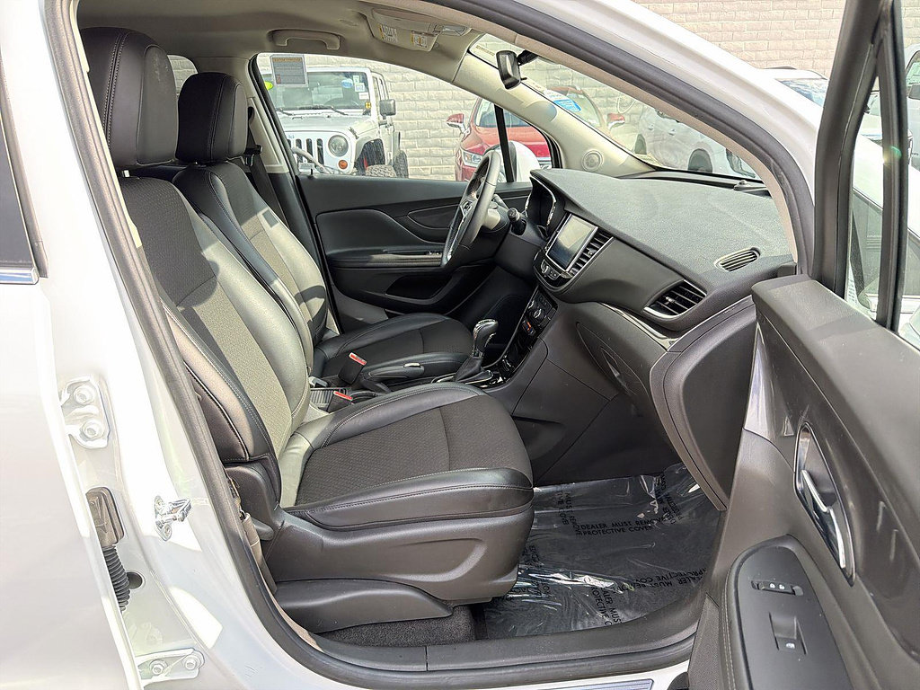 Used 2021 Buick Encore Preferred FWD image 24
