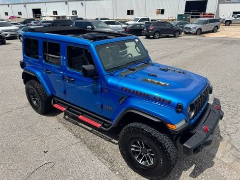 Used 2024 Jeep Wrangler Unlimited Rubicon AWD/4WD image 2