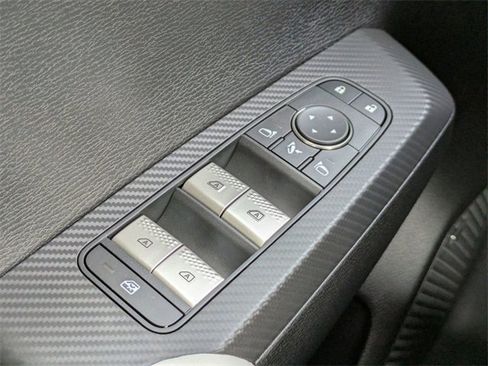 New 2025 Mitsubishi Outlander SE image 27