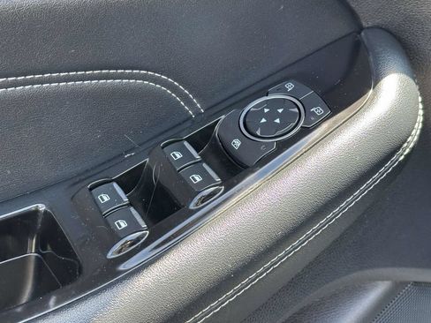Used 2020 Ford Edge Titanium AWD/4WD image 16