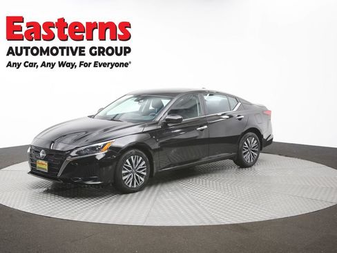 Used 2023 Nissan Altima 2.5 SV w/ SV Premium Package AWD/4WD image 57