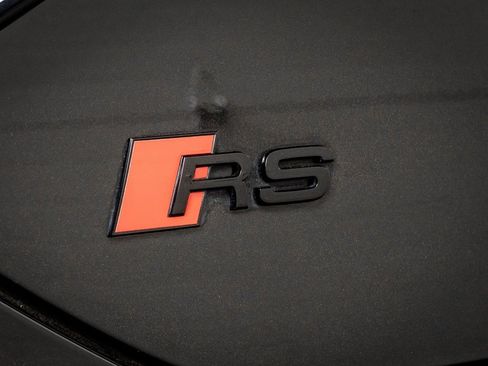 Used 2022 Audi RS e-tron GT w/ Carbon Performance Package image 19