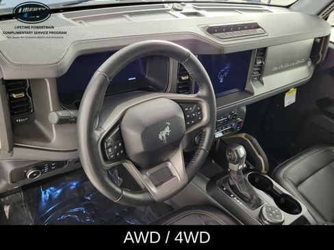 Used 2025 Ford Bronco Badlands AWD/4WD image 12