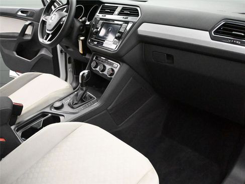 Used 2021 Volkswagen Tiguan S image 18