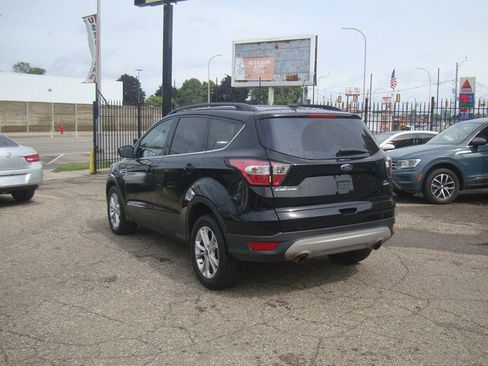 Used 2018 Ford Escape SE w/ SE Sync 3 Package FWD image 3