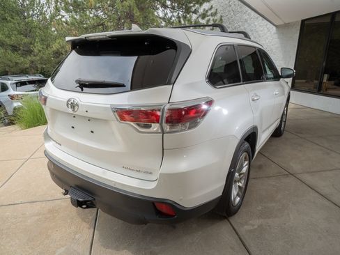 Used 2014 Toyota Highlander Limited Platinum AWD/4WD image 6