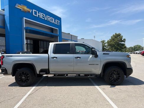 Used 2026 Chevrolet Silverado 2500 LT w/ Trail Boss Package AWD/4WD image 2