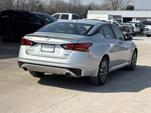 Used 2024 Nissan Altima 2.5 SV w/ SV Premium Package image 3