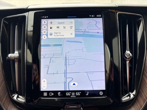 Certified 2023 Volvo XC60 B5 Ultimate w/ Climate Package image 22