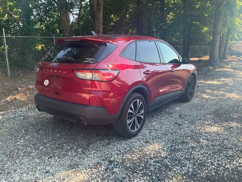 Used 2022 Ford Escape SE w/ SE Sport Appearance Package FWD image 5