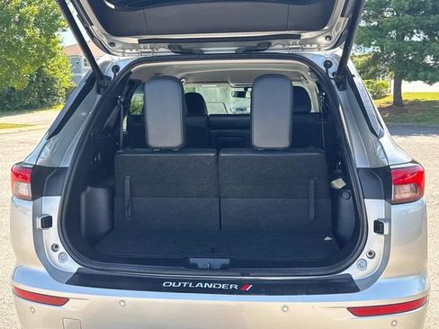 Used 2022 Mitsubishi Outlander SE AWD/4WD image 14