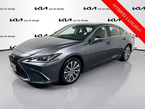 Used 2021 Lexus ES 300h w/ Premium Package FWD image 3