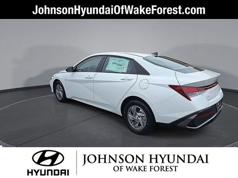 New 2026 Hyundai Elantra SE FWD image 19