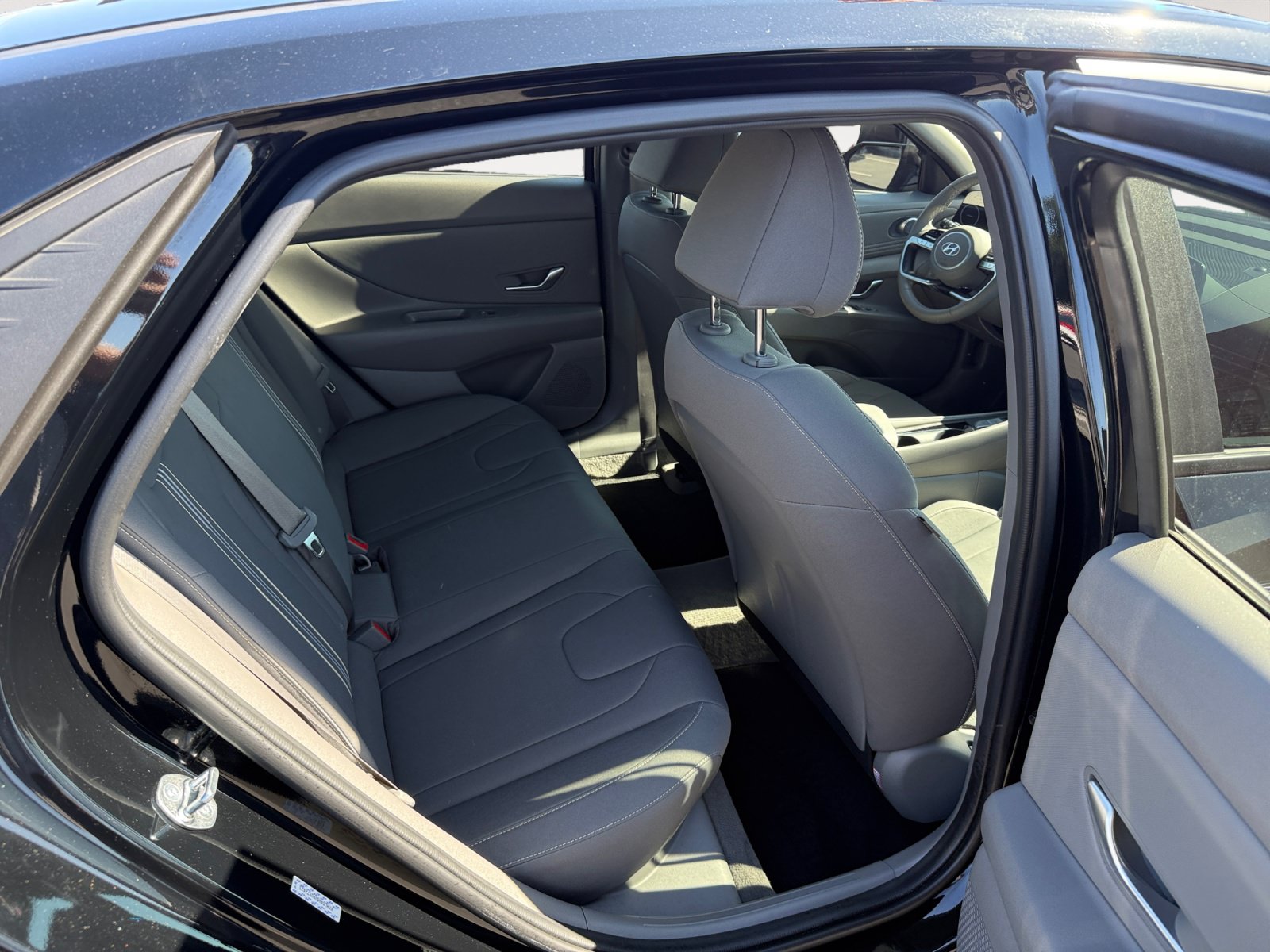 Used 2023 Hyundai Elantra SEL w/ Convenience Package FWD image 18