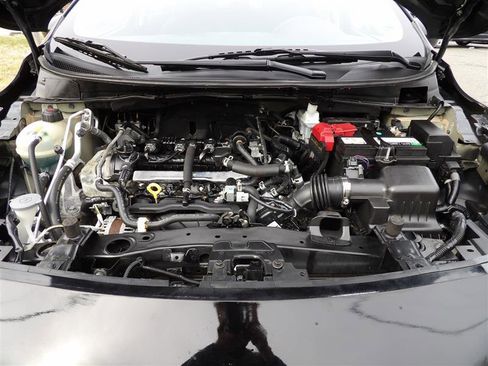 Used 2020 Nissan Versa SR w/ Convenience Package image 25