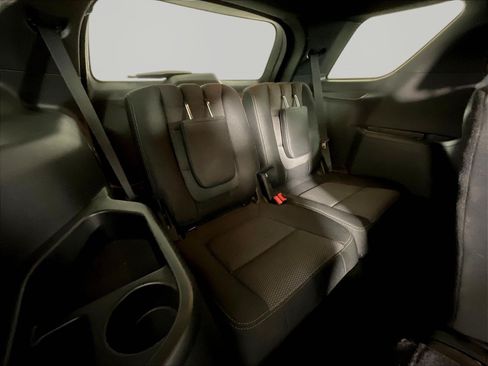 Used 2018 Ford Explorer XLT FWD image 26