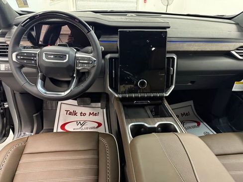 New 2026 GMC Acadia Denali Ultimate AWD/4WD image 16