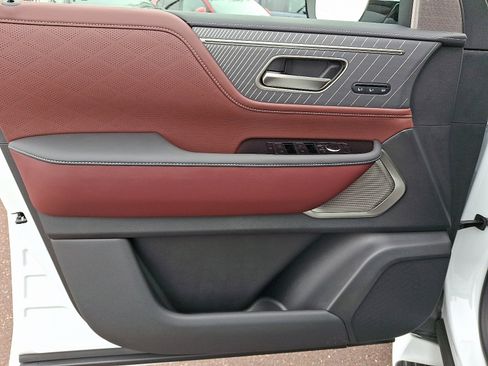 New 2026 INFINITI QX80 Autograph image 9