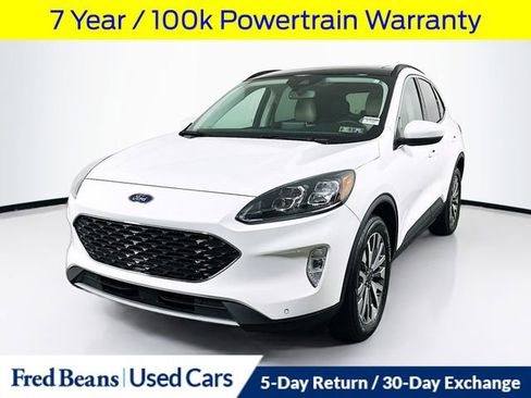 Used 2022 Ford Escape Titanium w/ Class II Trailer Tow Package image 4