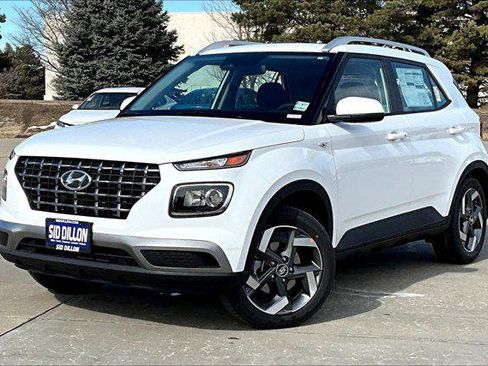 New 2025 Hyundai Venue SEL image 1