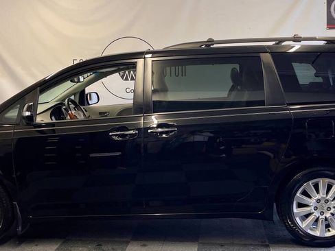 Used 2013 Toyota Sienna Limited image 1