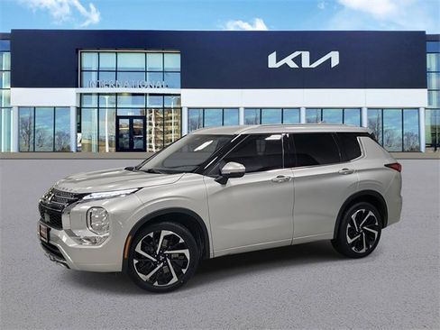 Used 2022 Mitsubishi Outlander SEL image 1