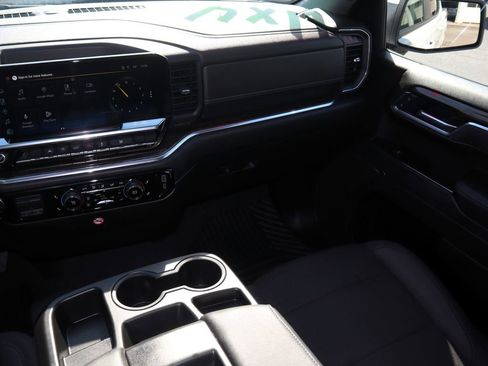 Used 2025 Chevrolet Silverado 1500 LT image 12