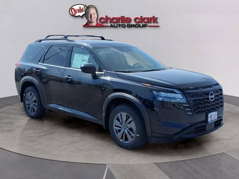 New 2026 Nissan Pathfinder SV image 7