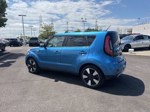 Used 2019 Kia Soul + FWD image 12