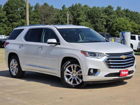 Used 2018 Chevrolet Traverse High Country AWD/4WD image 2