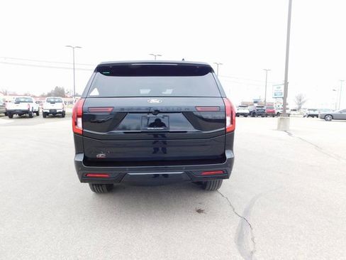 New 2026 Ford Expedition Platinum w/ Stealth Appearance Package image 4