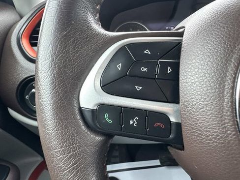 Used 2016 Jeep Renegade Limited image 14