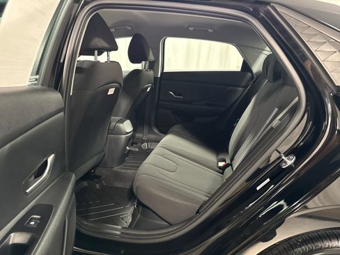 Used 2025 Hyundai Elantra Hybrid FWD image 5