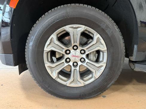 Used 2024 GMC Yukon XL SLE w/ Max Trailering Package AWD/4WD image 8