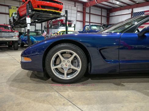 Used 2000 Chevrolet Corvette Convertible w/ Memory Pkg RWD image 3
