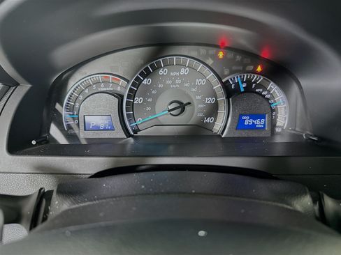 Used 2013 Toyota Camry SE FWD image 19