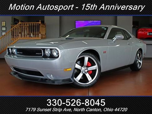 Used 2012 Dodge Challenger SRT8 RWD image 1