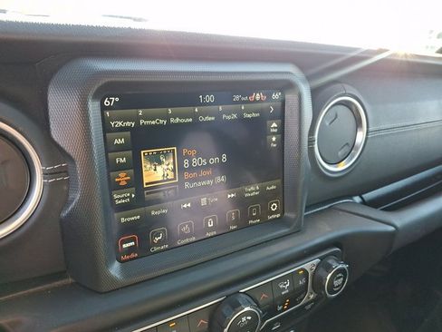 Used 2023 Jeep Wrangler Sahara w/ Cold Weather Group image 17