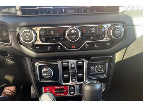 Used 2024 Jeep Wrangler Rubicon w/ XTREMEE 35" Tire Package image 25