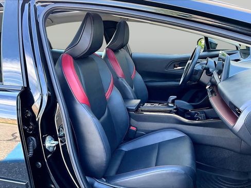 Used 2023 Toyota Prius Prime Premium FWD image 8