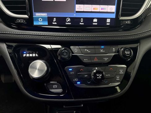 New 2026 Chrysler Pacifica Select FWD image 17