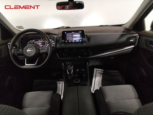 Used 2023 Nissan Rogue SV image 29