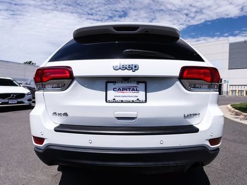 Used 2020 Jeep Grand Cherokee Laredo AWD/4WD image 16